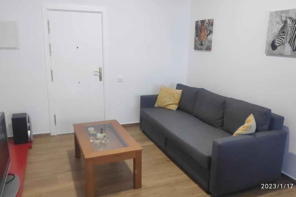 Precioso Apartamento Con Magnifico Patio. Sant Feliu de Llobregat Eksteriør billede