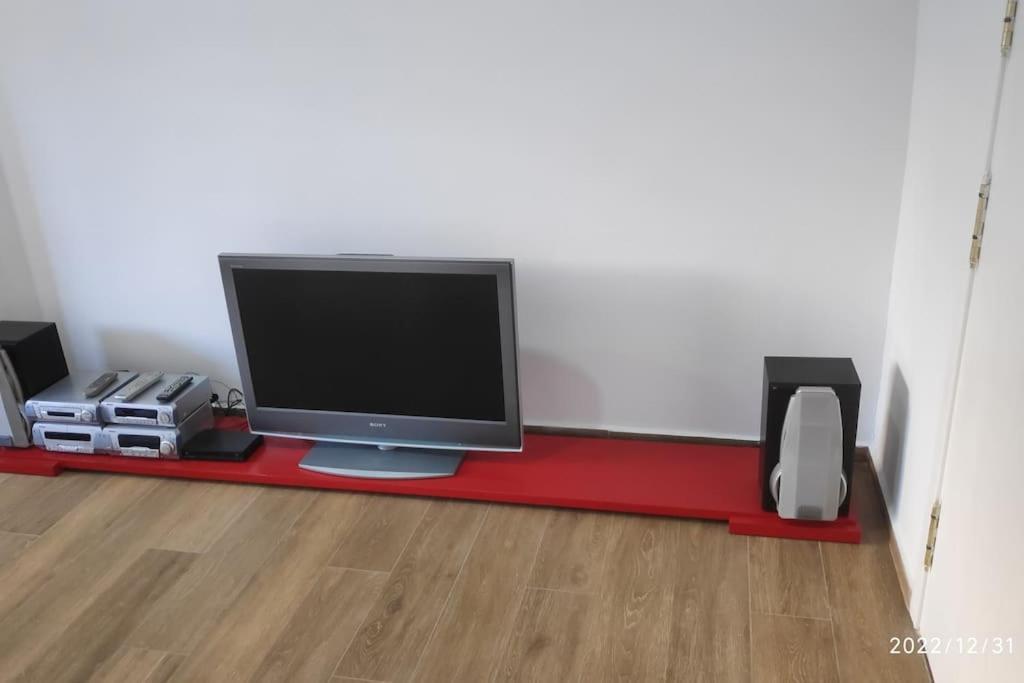 Precioso Apartamento Con Magnifico Patio. Sant Feliu de Llobregat Eksteriør billede