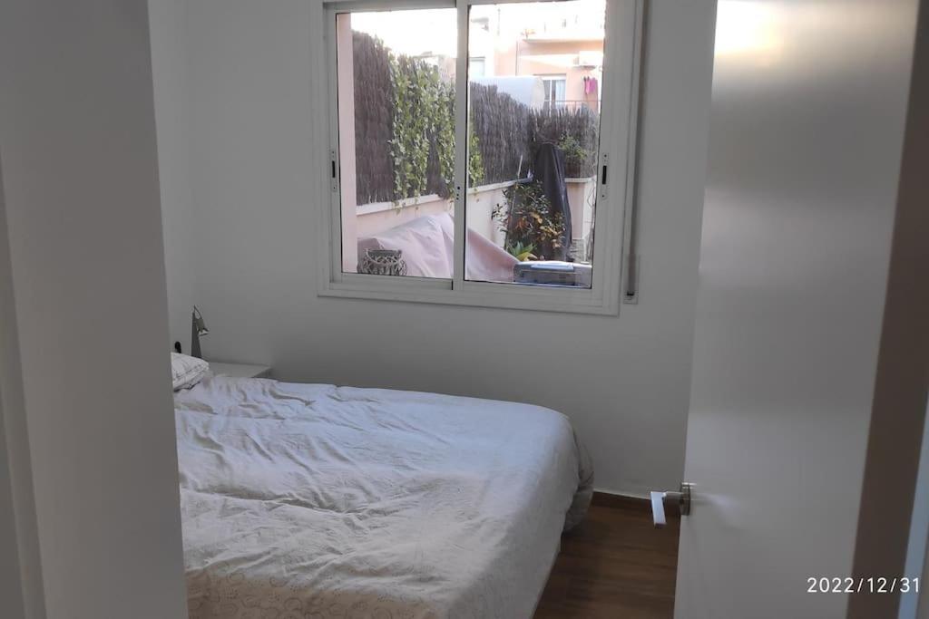 Precioso Apartamento Con Magnifico Patio. Sant Feliu de Llobregat Eksteriør billede